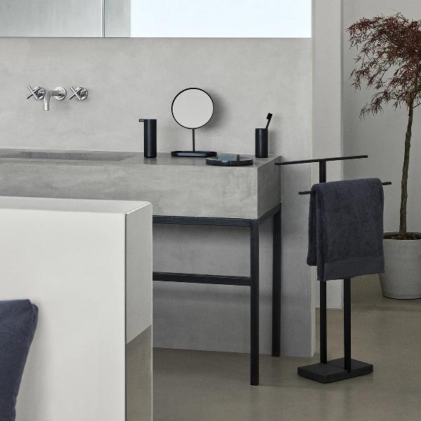 Menoto Towel Stand Black