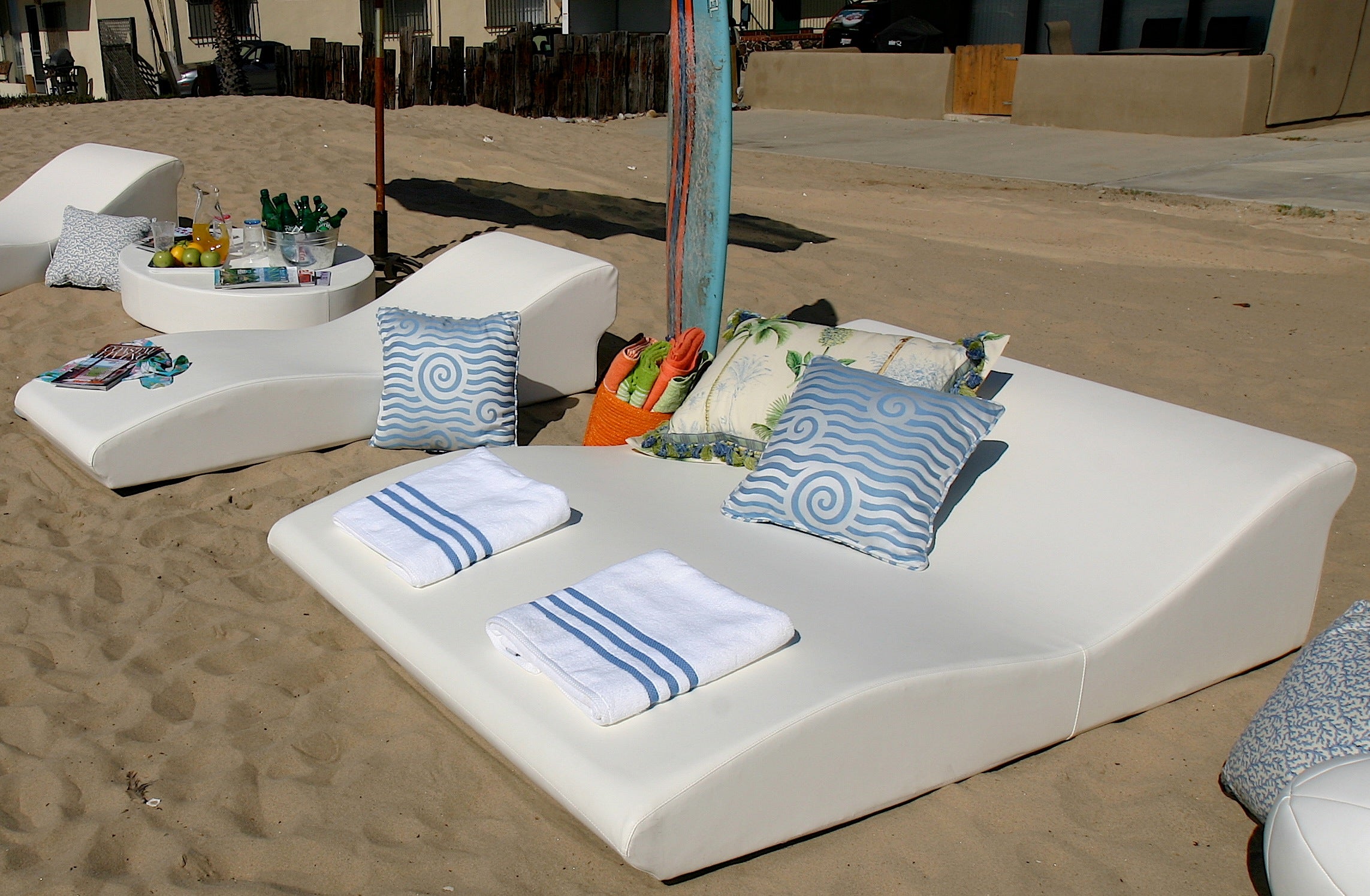 Modern Outdoor chaise