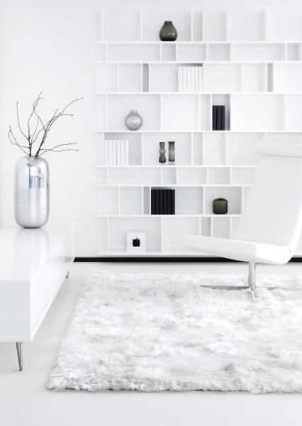 white shag rug