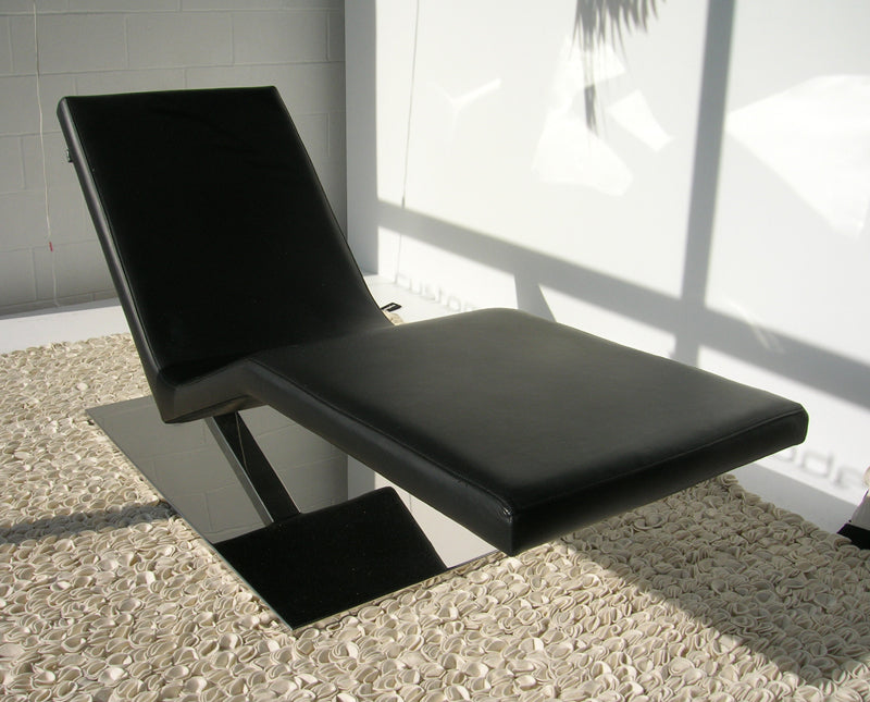 Zero Chaise Lounge