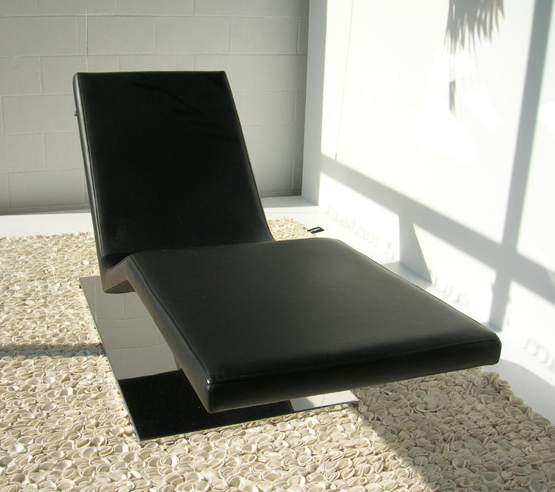 Zero Chaise Lounge