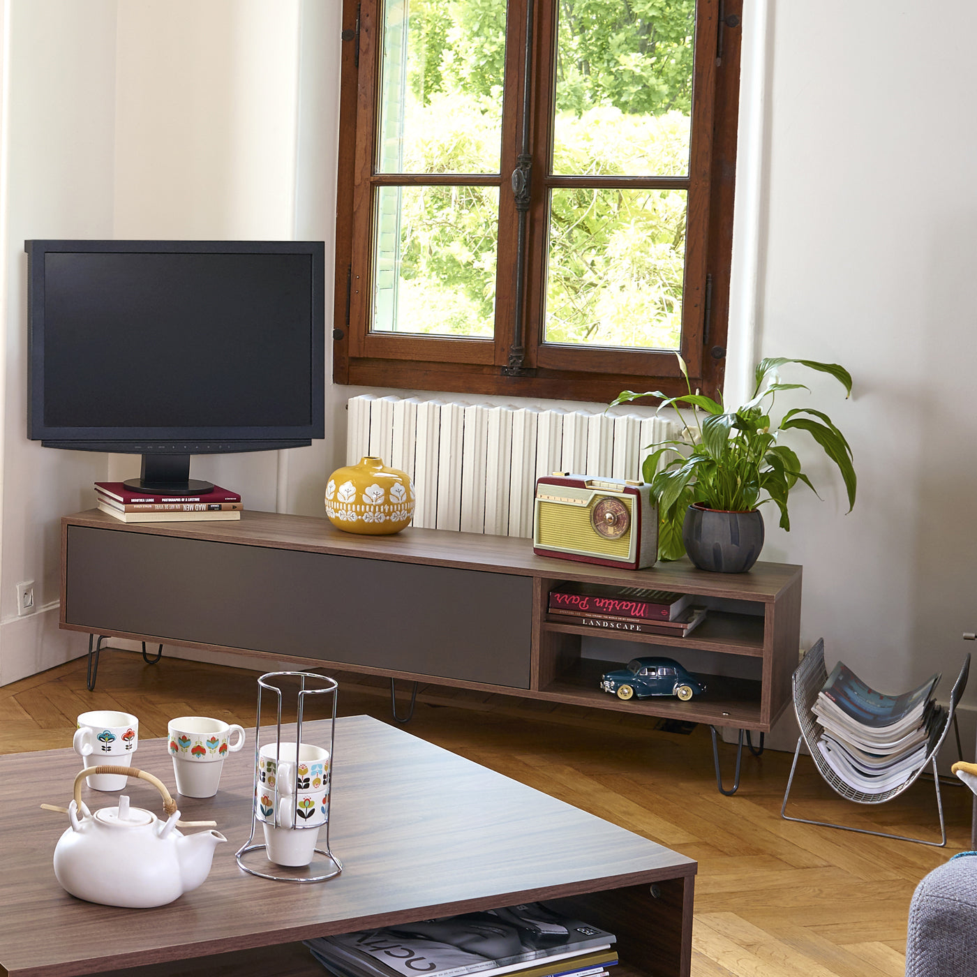 Aero Tv Stand