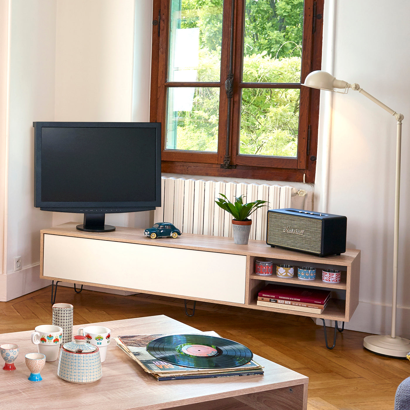Aero Tv Stand